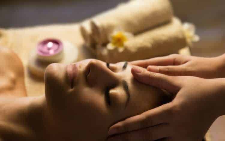 El arte del masaje facial en Japon